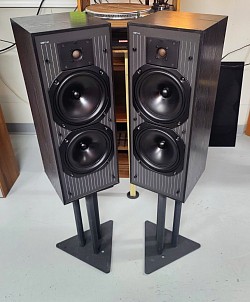 KEF C40