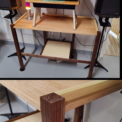 sample HiFi display table as shown $300