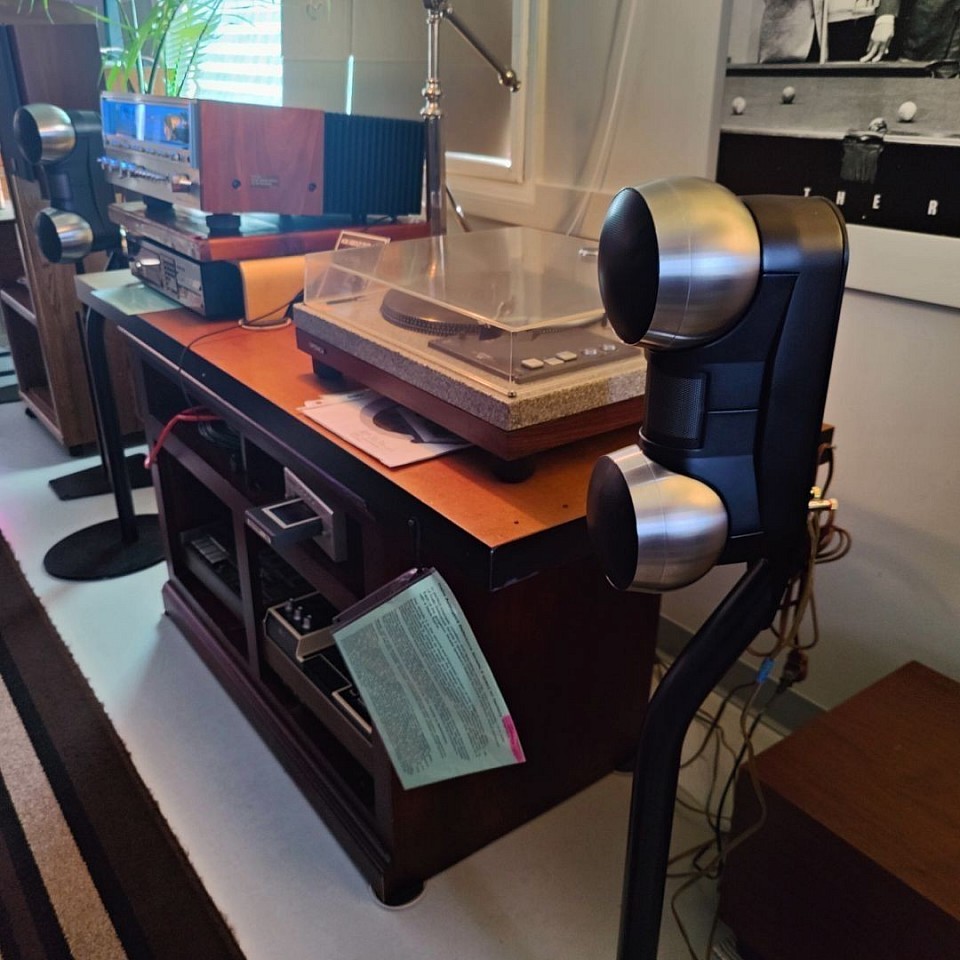 Pioneer SX-1280 / Gallo Strada speakers / Optonica ST-3636MK2 turntable