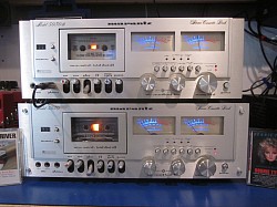 size difference: Marantz 5030B (top)  Marantz 5030 (bottom)