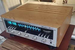Marantz 2235B  (shown with optional walnut cover)