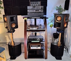 Klipsch Reference RS-62-II (sub hidden in back)