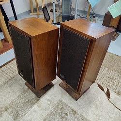 KLH Model 23