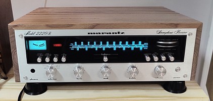 Marantz 2220B (with optional walnut cover)