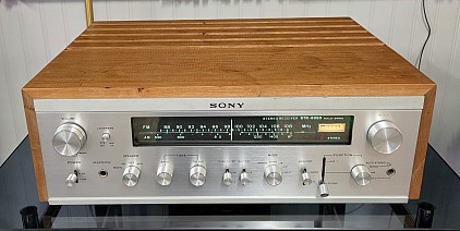 Sony STR-6050 (shown with optional cherry-wood cover)