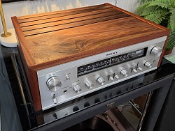 Sony STR-6050 (shown w/ optional walnut cover)